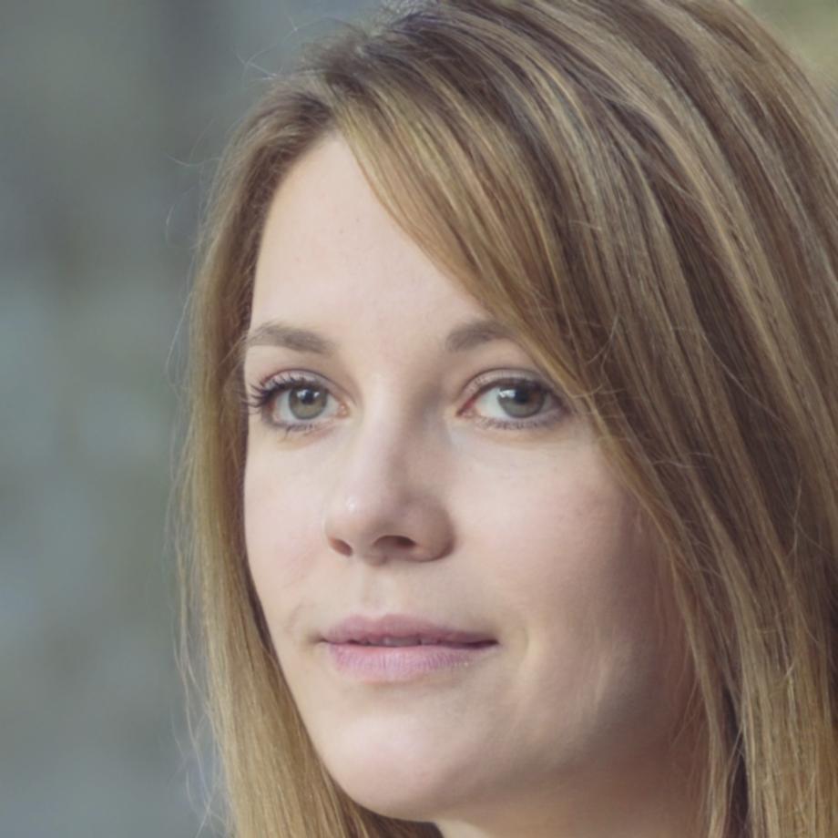 Portrait of Neve Gallagher, marketing strategy instructor